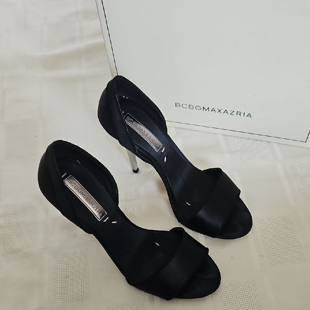 BCBGMAXAZRIA Women's Black Heels - Picture 16 of 16